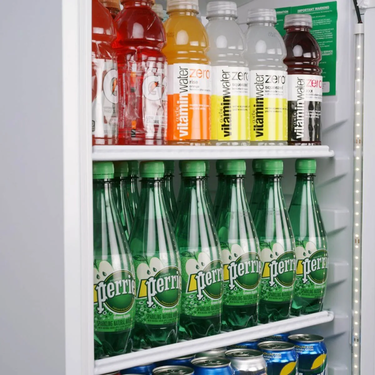 Turbo Air TGM-11RV-N6 23″ 1-Section Merchandiser Refrigerator w/ Glass Door, in White, 10 cu. ft. 2