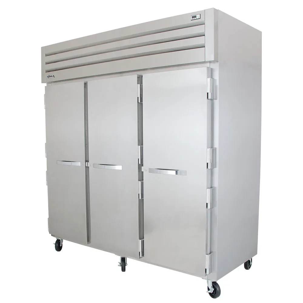 True STR3R-3S-HC 77 3/4″ Three Section Reach In Refrigerator, (3) Left/Right Hinge Solid Doors, 115v