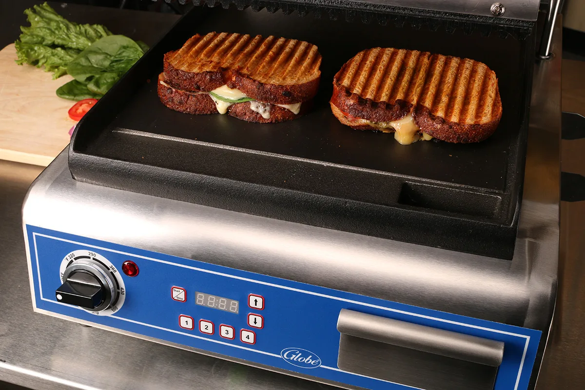 Globe GPGS14D 22" Sandwich Panini Grill w/ Timer, 14" x 14" Grooved & Smooth Plates, 120V