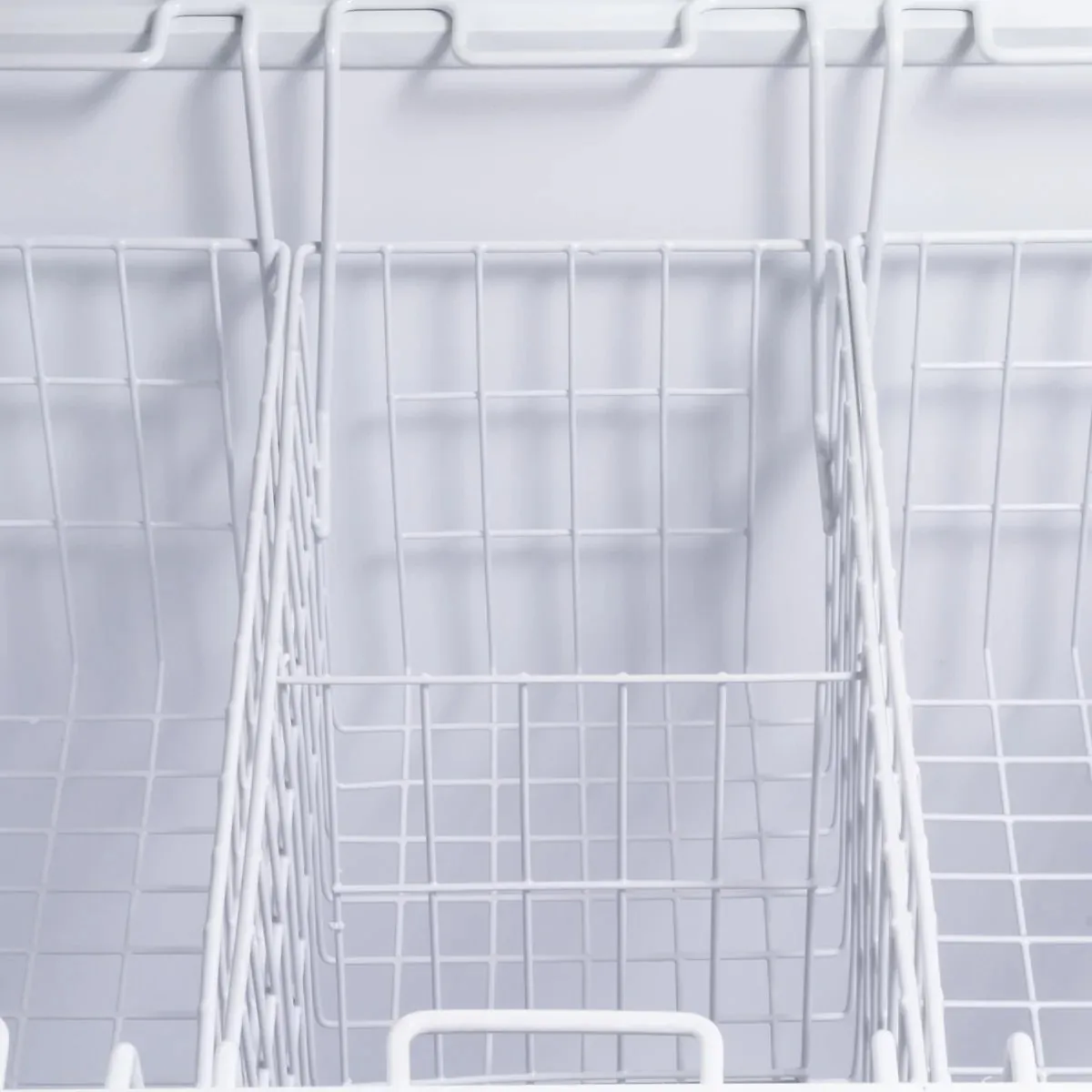 Maxx Cold MXF48CHC-5 47" Curved Lid Ice Cream Display Freezer, 8.62 cu. ft.