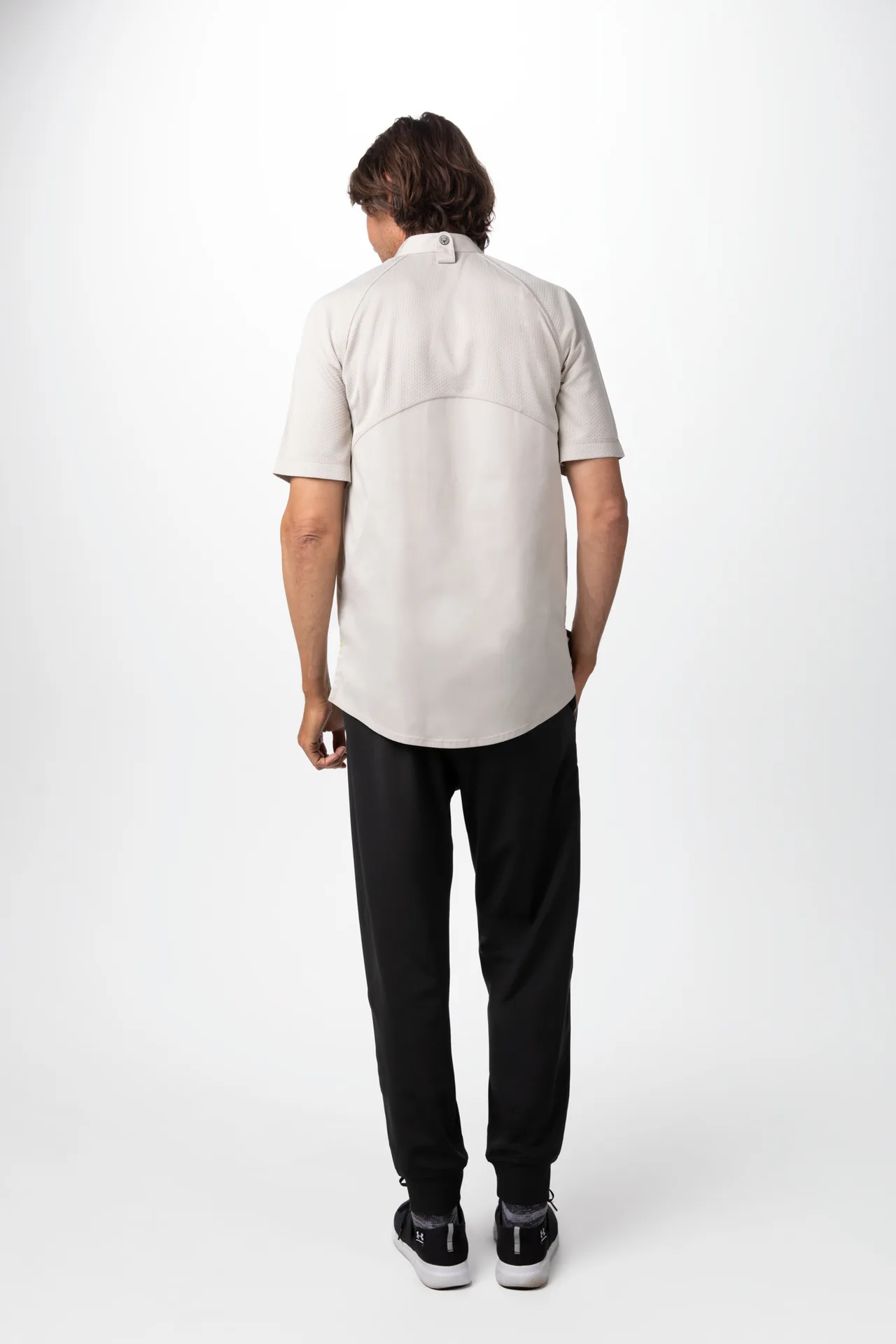 Chef Works CBZ03-NAT-3XL Varkala Chef Coat, Short Sleeve, Zip Front Snap Collar, Side Slits, Left Pocket, Thermometer Pen Pocket, Back Apron Tab, Knit Mesh Lining, 62/38 Poly‑Cotton, 100% Recycled Polyester Mesh, Natural, 3XL