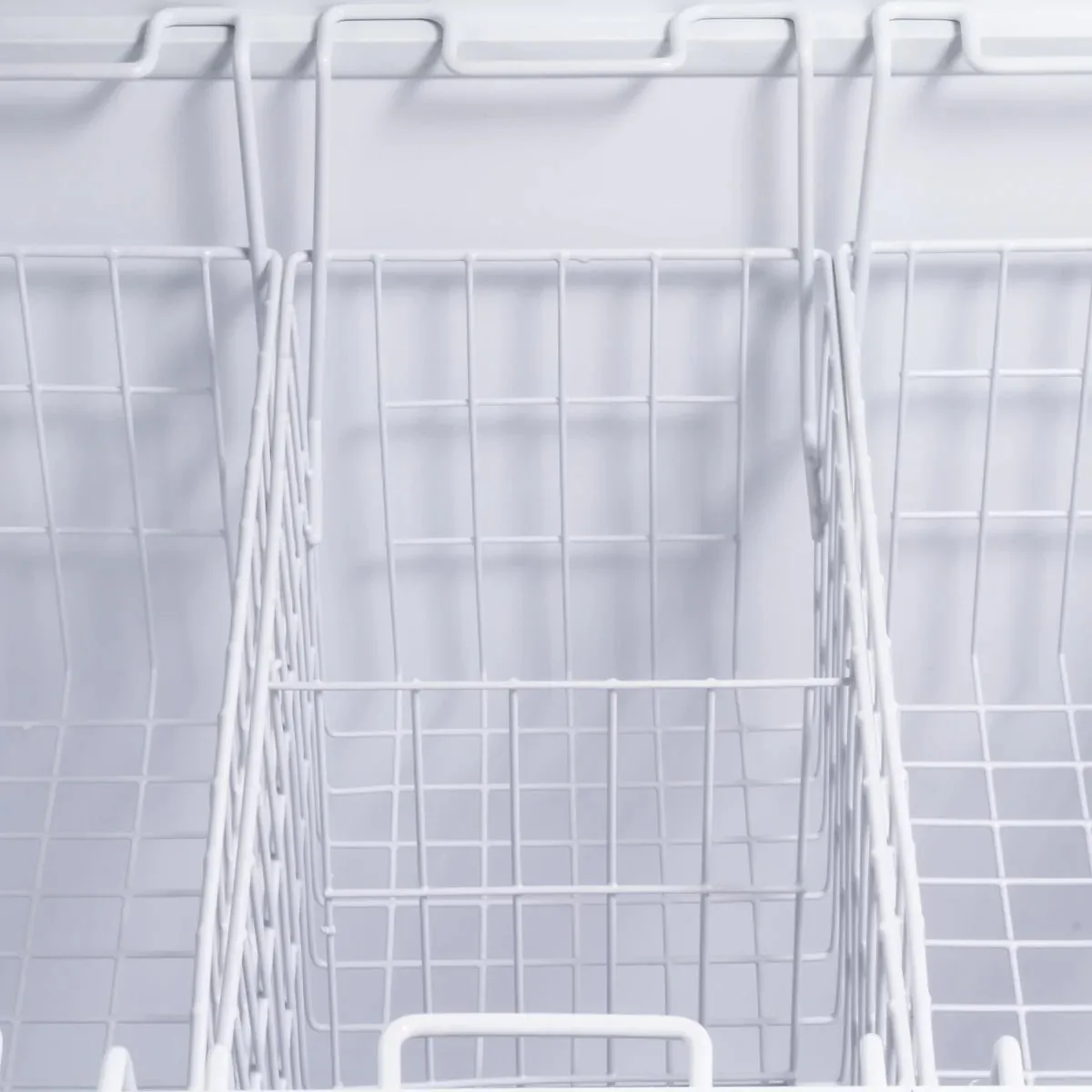 Maxx Cold MXF54CHC-6 53" Curved Lid Ice Cream Display Freezer, 9.96 cu. ft.