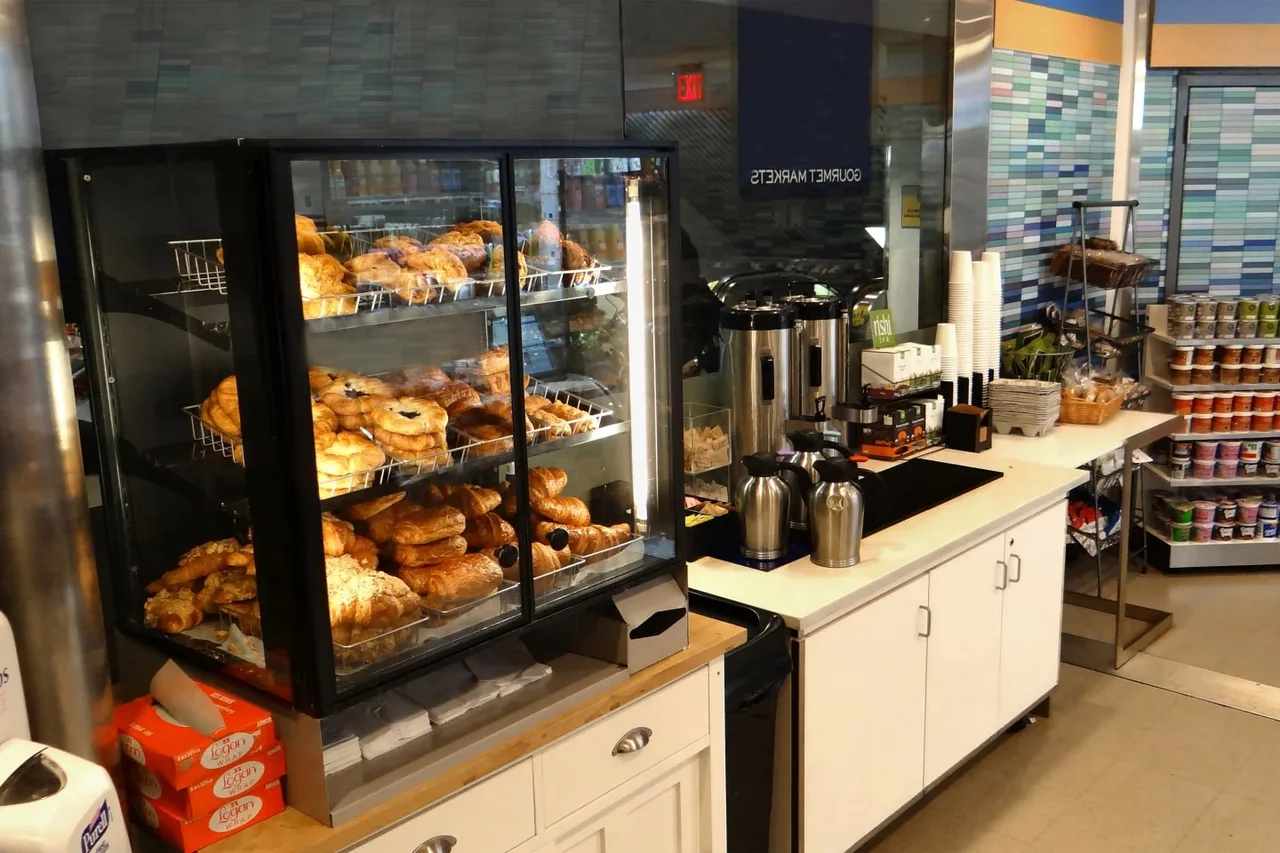 Structural Concepts CSC3223 30" Impulse® Self-Service Non-Refrigerated Display Case