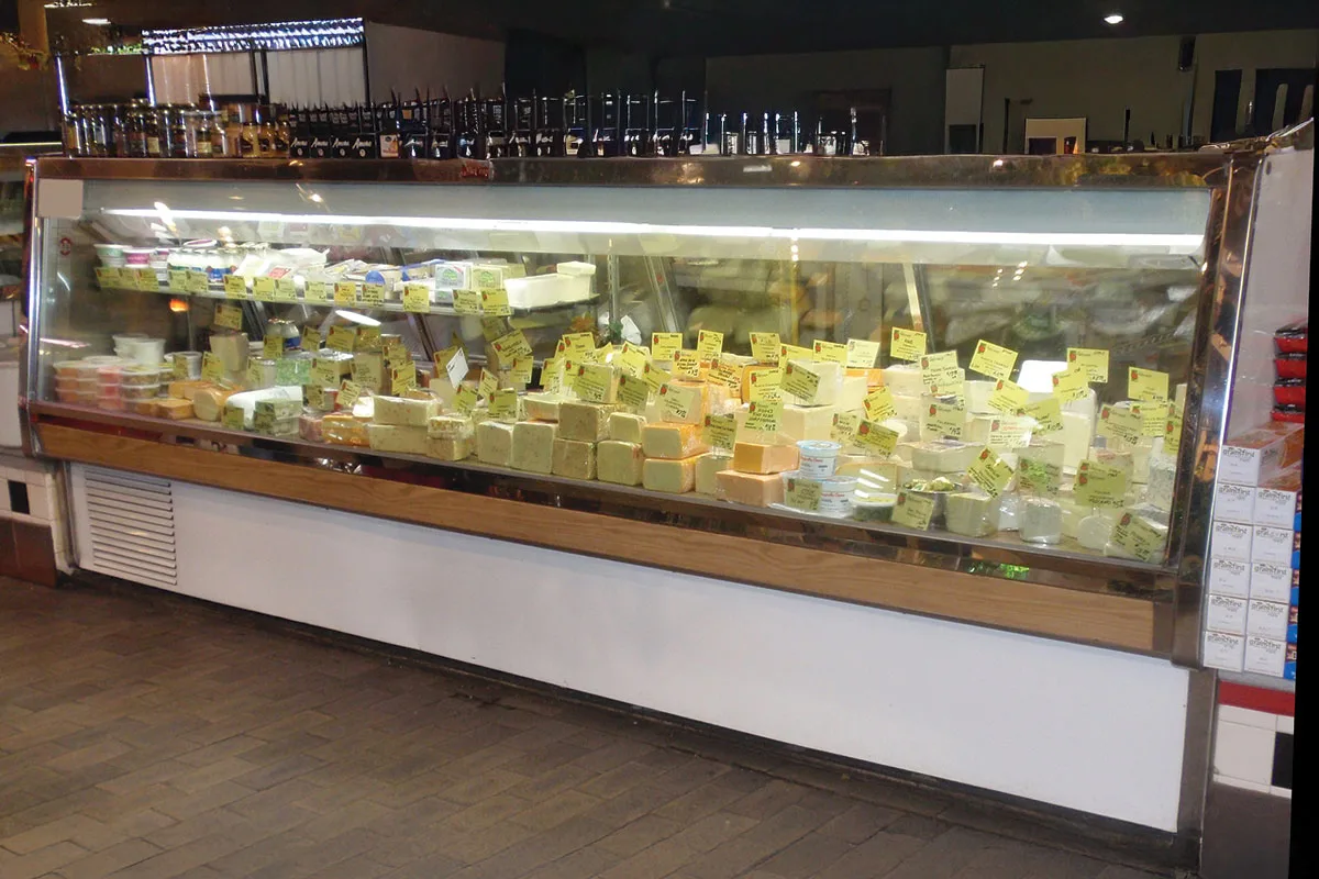 Howard-McCray SC-CDS34E-8-LED 101" Flat Refrigerated Deli Display Case