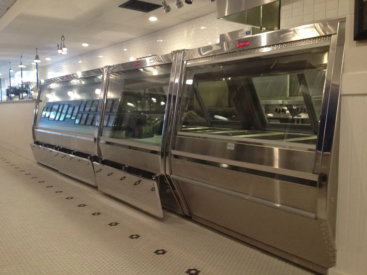 Howard-McCray SC-CDS40E-8-S-LED 102" Flat Refrigerated Deli Display Case