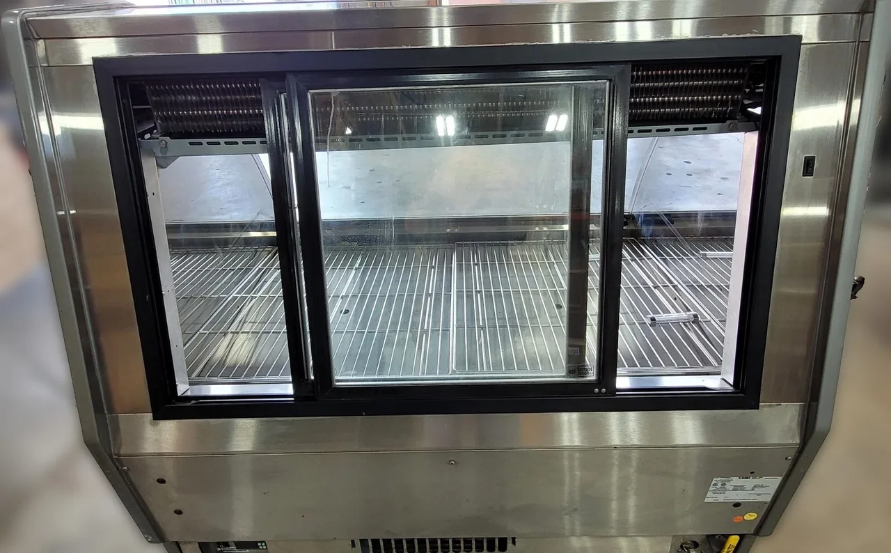 Structural Concepts GMG4 51" Single Duty Curved Refrigerated Meat Display Case, Remote