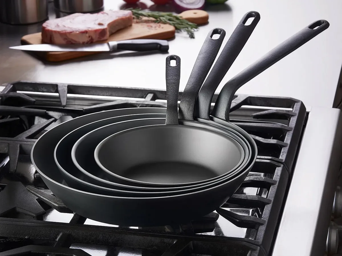 Spring USA 8481-40/20 Blackline SwissSteel Fry Pan, 1 Qt, 8.63" Dia x 1.75" H, Handle, Induction Ready for Gas/Induction