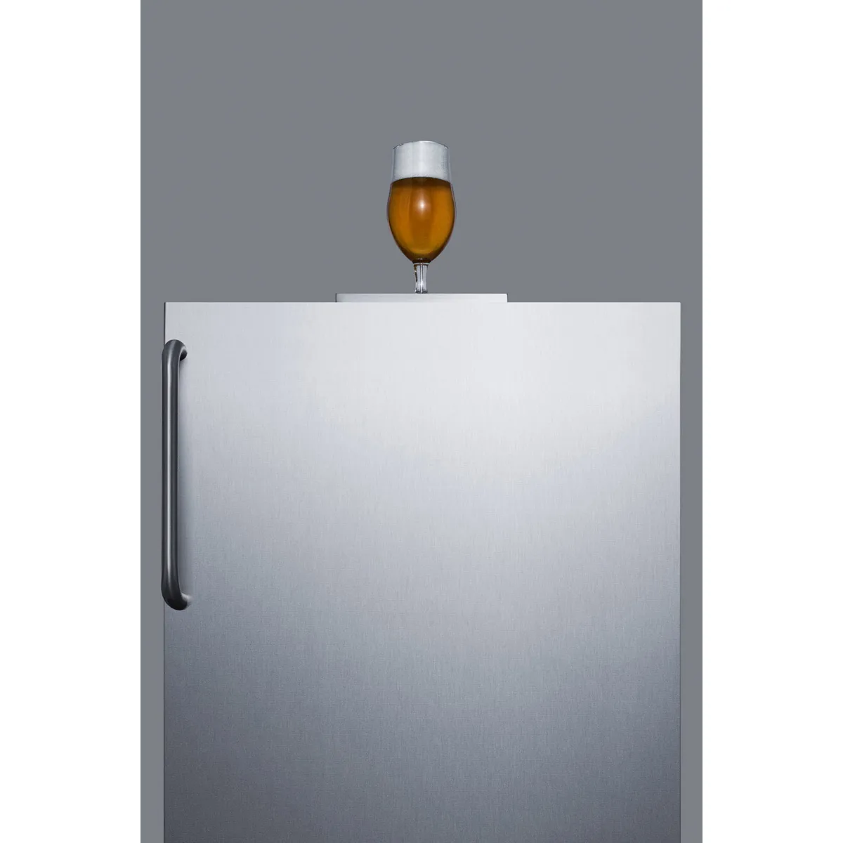 Summit SBC54OSBIADANK 24" 1 Tower Kegerator Dispenser, 5.5 cu. ft.