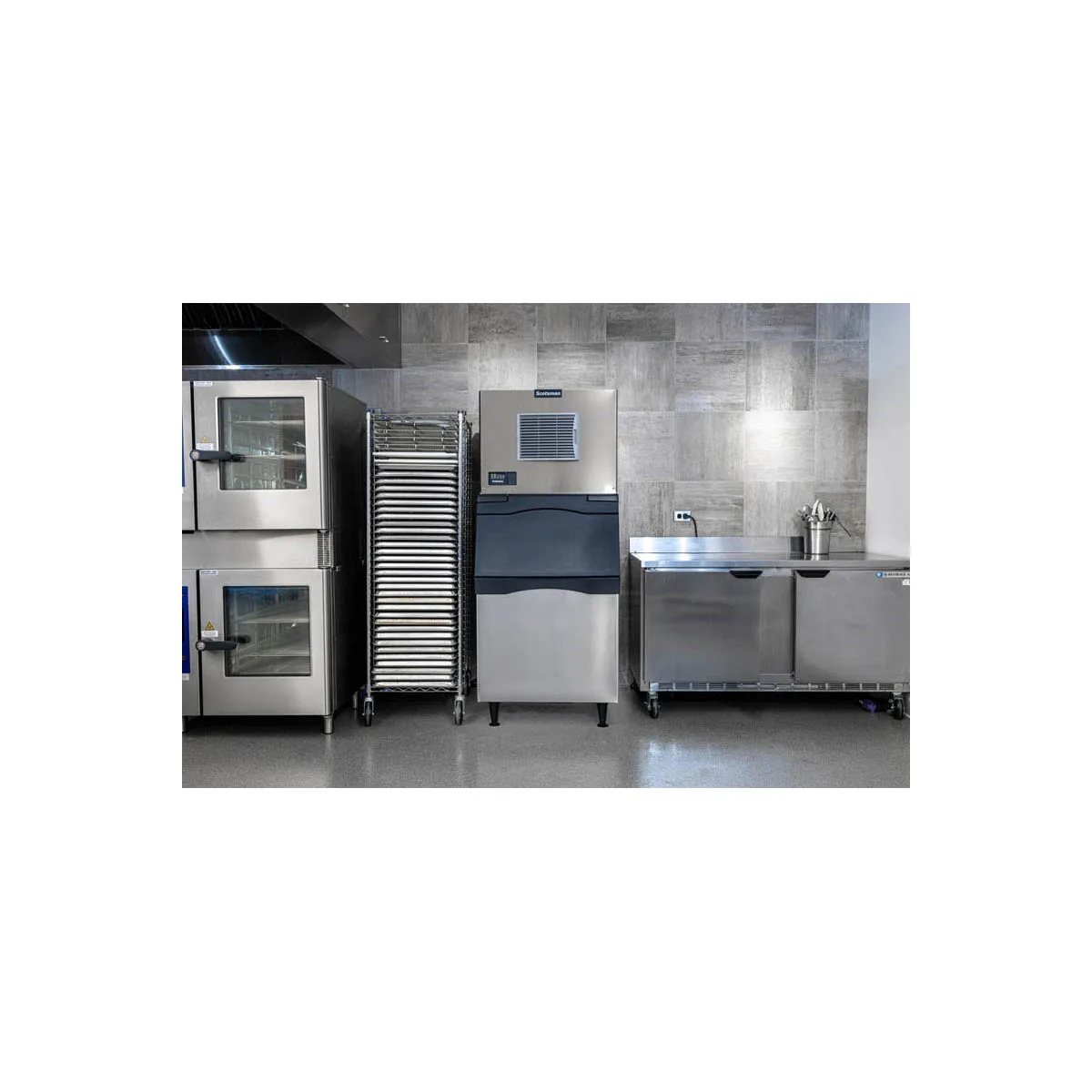 Scotsman MC0630SAX-32/B530S Air Cooled Half Cube 640 lb Ice Machine with Bin, 536 lb Stainless