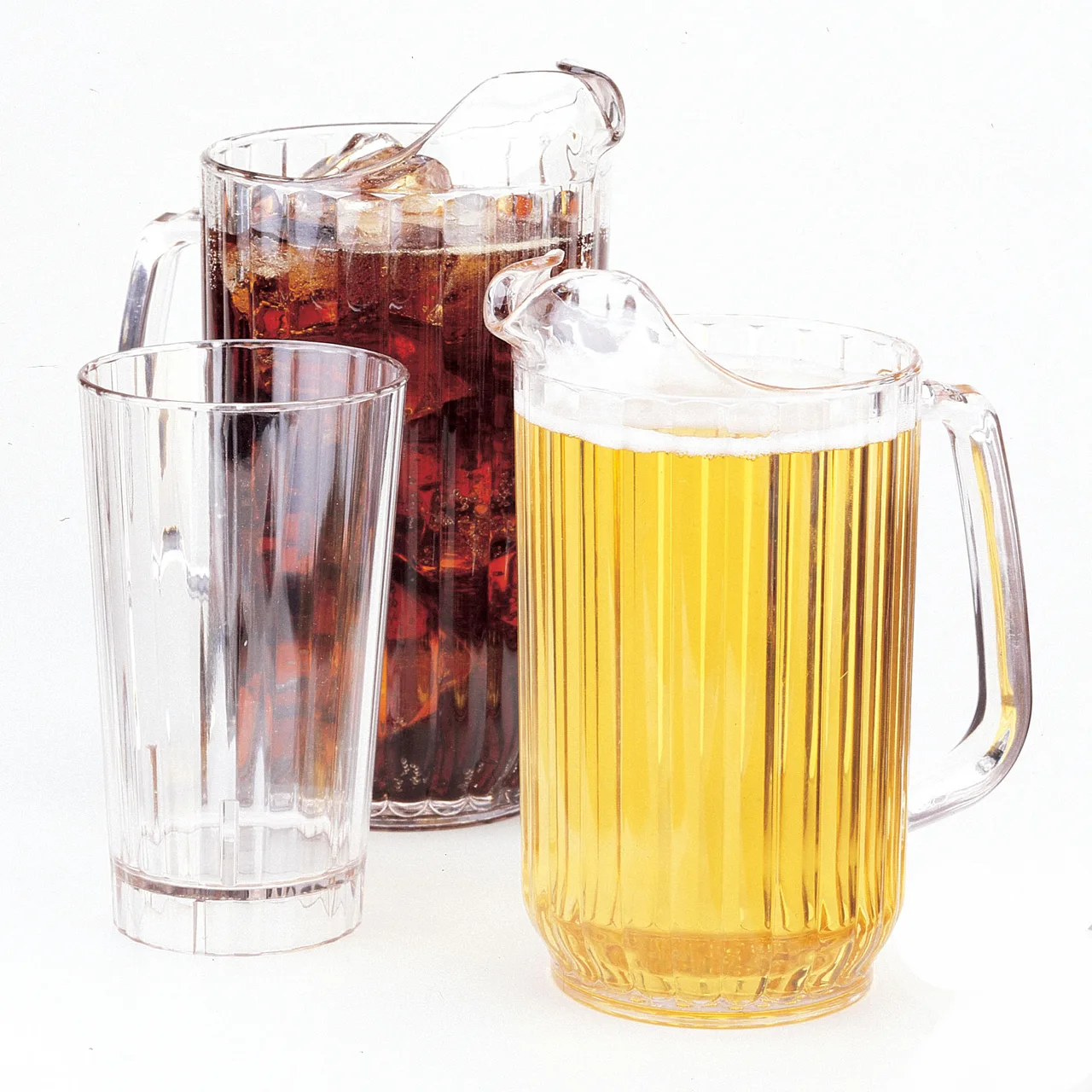 Cambro P480CW135 Plastic Pitcher – 47 oz Clear Poly, 6-1/4" Dia x 7-7/8" H, Thumb-Grip, NSF Safe