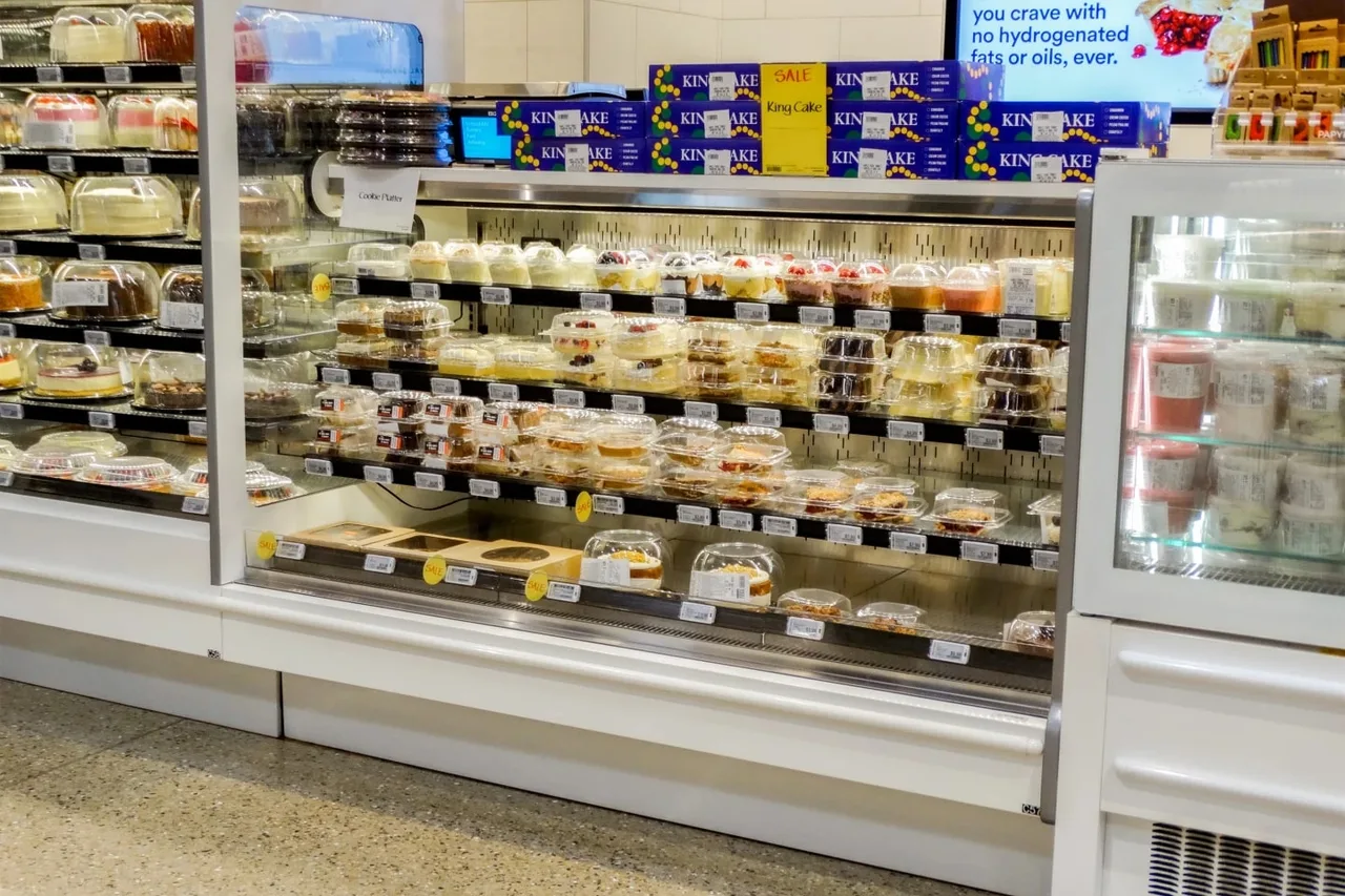 Structural Concepts GHSSV552RLB 60" Self-Serve Refrigerated Open Air Merhandiser, Remote DX Refrigeration