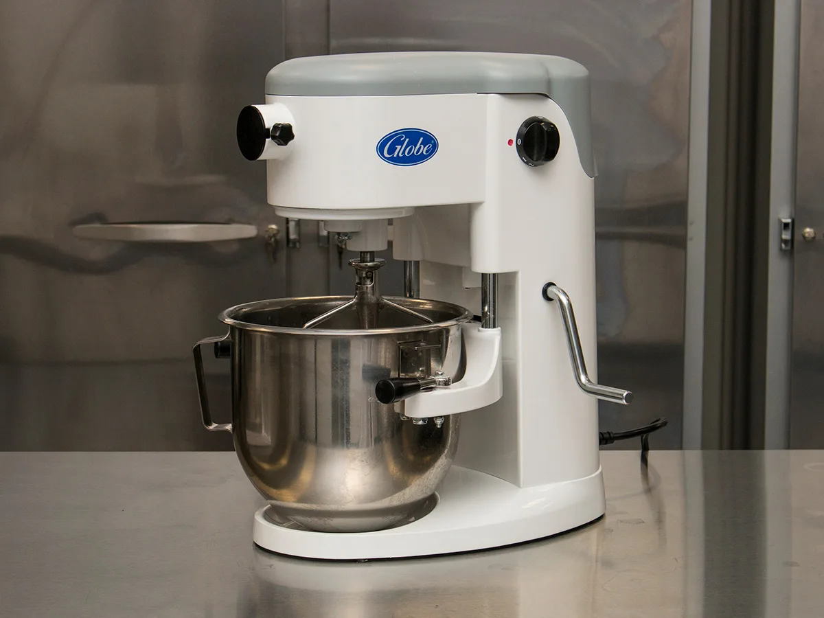 Globe SP05 5 qt Planetary Countertop Mixer, 1 HP, 800W, 10-Speed, #10 Hub