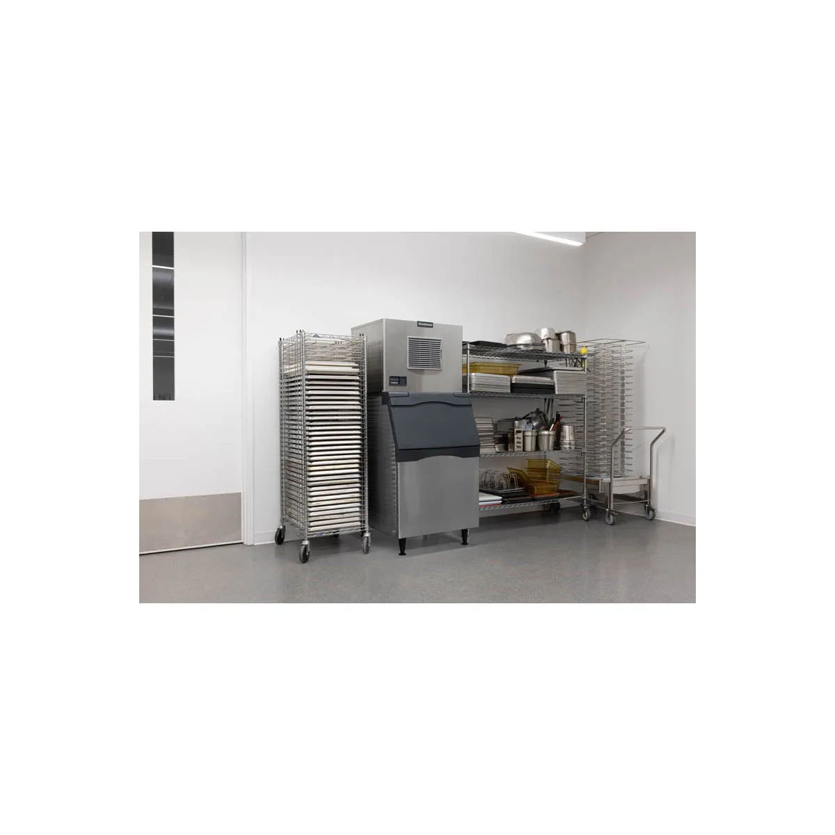 Scotsman MC0630SAX-32/B530S Air Cooled Half Cube 640 lb Ice Machine with Bin, 536 lb Stainless
