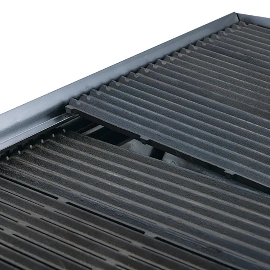 Dukers Appliance Co DCRB48 48" Countertop Gas Radiant/Lava Rock Charbroiler, 140.000 BTU