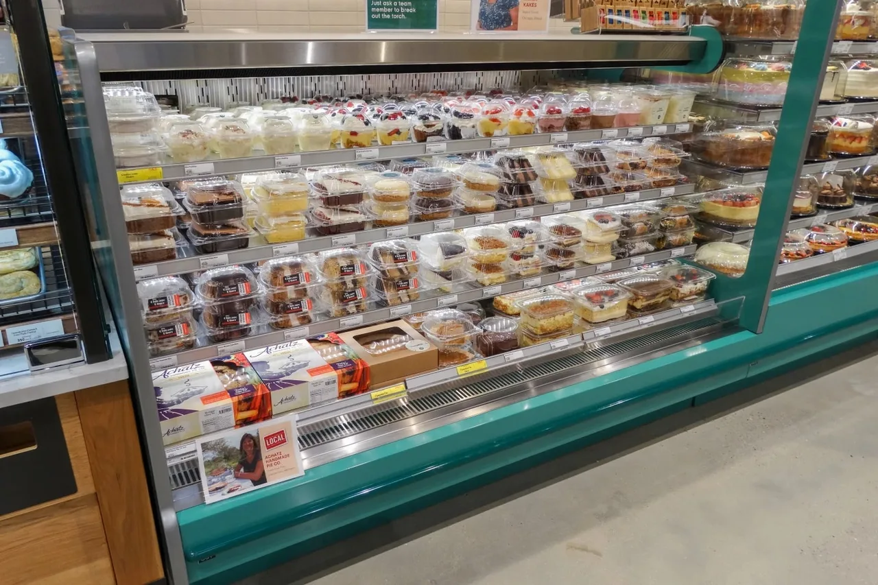 Structural Concepts GHSSV652RLB 73" Self-Serve Refrigerated Open Air Merhandiser, Remote DX Refrigeration