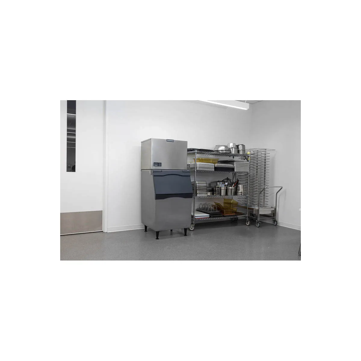 Scotsman MC0530SWX-1/B530P Water Cooled Half Cube 500 lb Ice Machine with Bin, 536 lb Plastic