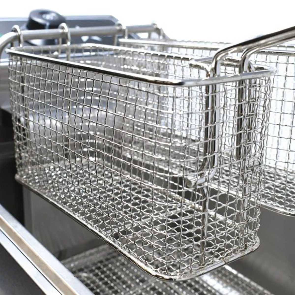 Omcan USA 39371 Full Pot Countertop Electric Fryer w/ 13.23-Lb. Capacity, 2 Baskets, 220V/60/1