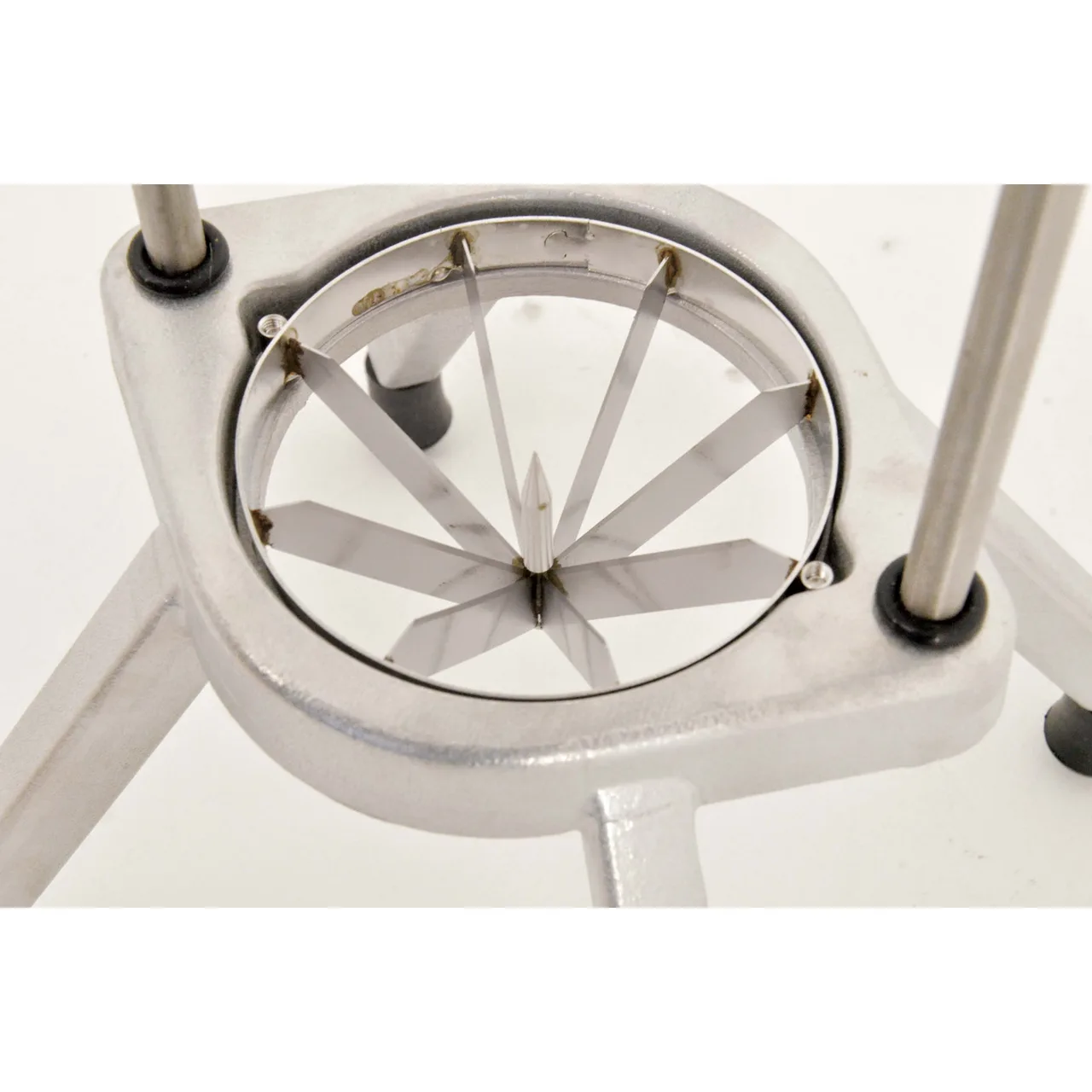 Omcan USA 41864 - 6‑Section Manual Fruit & Vegetable Wedger, Stainless Steel Blades, 6‑7 Wedges Capacity