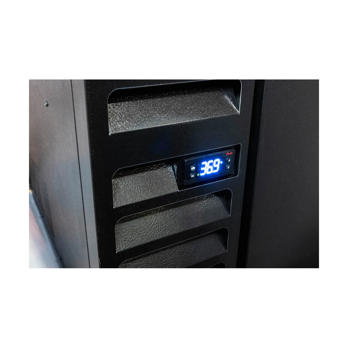 Beverage Air DD58HC-1-B 59" Draft Beer Cooler w/ 3 Kegs, 21.86 cu. ft., 1 Single & 1 Dual-Tap Towers