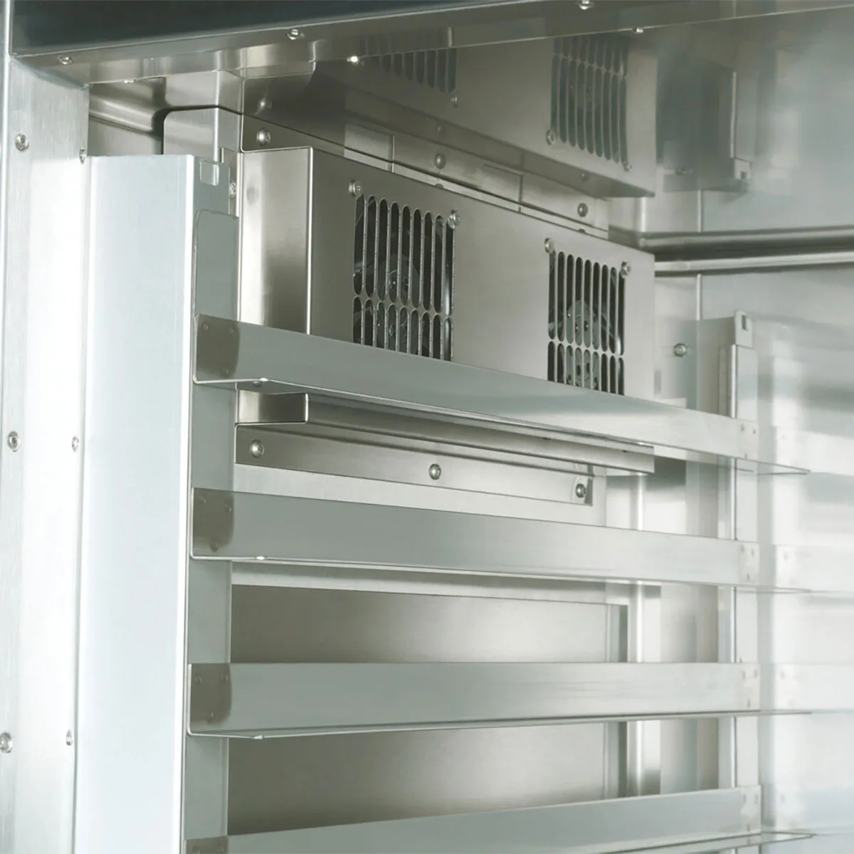 Traulsen RL132N-COR01 26" 1-Section Reach-In Freezer, Left Hinged Solid Door, Top Mounted, 21.9 cu. ft., Stainless Steel