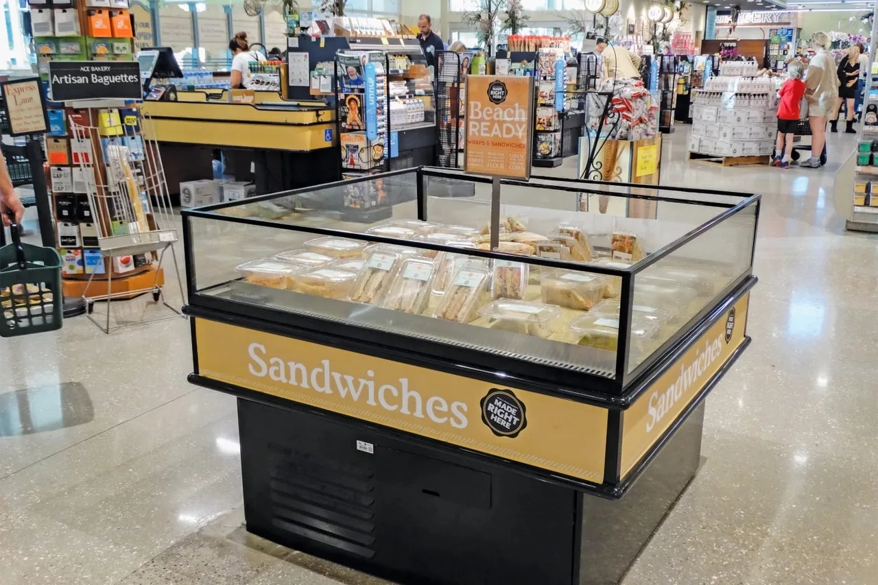 Structural Concepts MI44R 50" Self-Service Mobile Island Open Air Merchandiser, Self-Contained, Deck Only