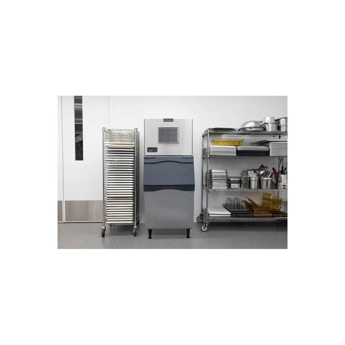 Scotsman MC0630SAX-32/B530P Air Cooled Half Cube 640 lb Ice Machine with Bin, 536 lb Plastic
