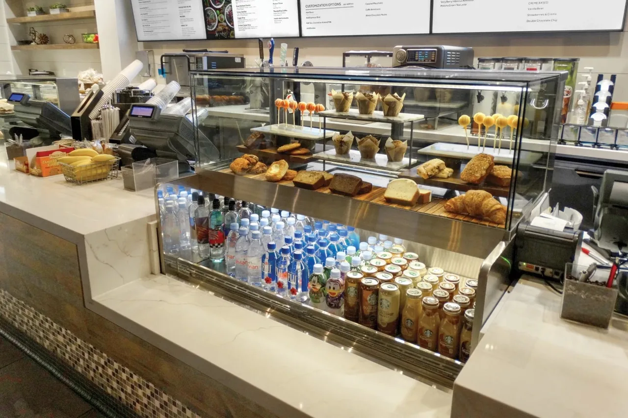 Structural Concepts NR6051RRSSV 60" Reveal Dual Service Dry / Refrigerated Bakery Case