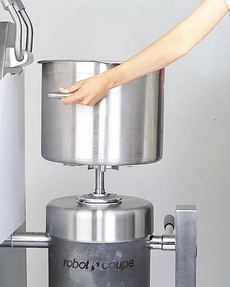 Robot Coupe R23T Floor Model Cutter, (3) Blades and 23 L Bowl, 6 hp, 2-Speed, 1800 and 3600 RPM