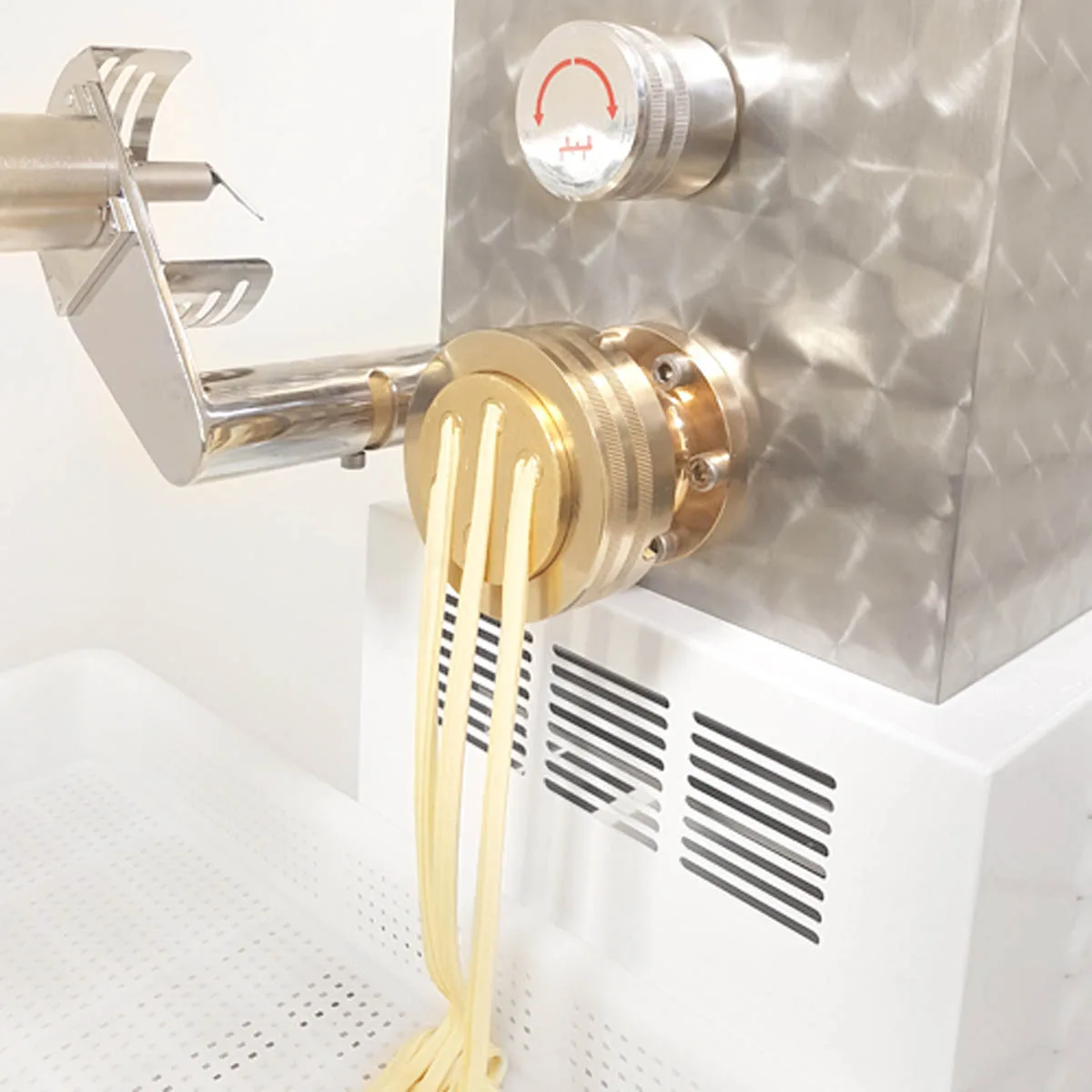 Omcan USA 16643 (PM-IT-0025) Floor Model Pasta Machine, 26 lbs Tank Capacity, 55 lbs Output/hr, 1-1/2 Hp