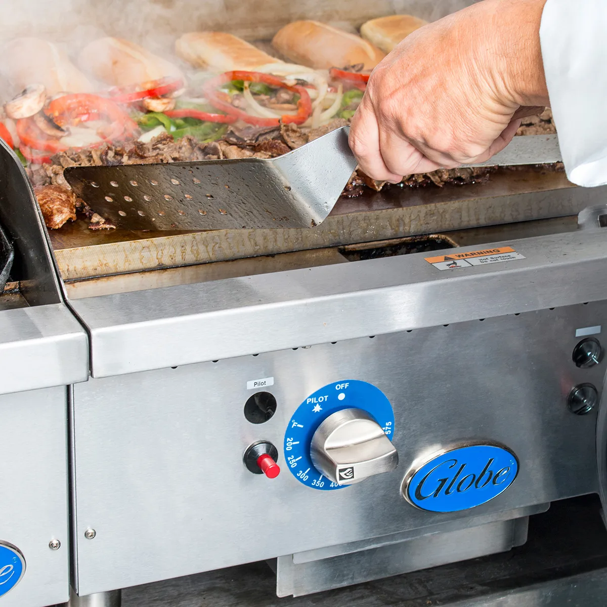 Globe GG24TG 24" Countertop Gas Griddle, Thermostatic Controls, 1" Steel Plate, 60.000 BTU
