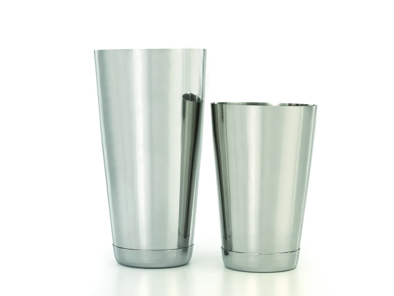 Mercer M37152 Soho 2-Piece Shaker Set, 28 oz & 18 oz Stainless Steel, Satin, Mirror Exterior