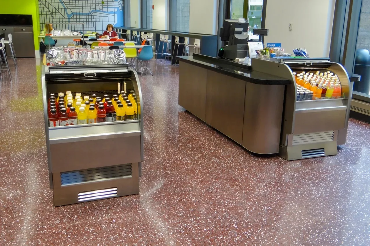 Structural Concepts CO2739R 27" Horizontal Self-Service Open Air Merchandiser in Black, Self-Contained