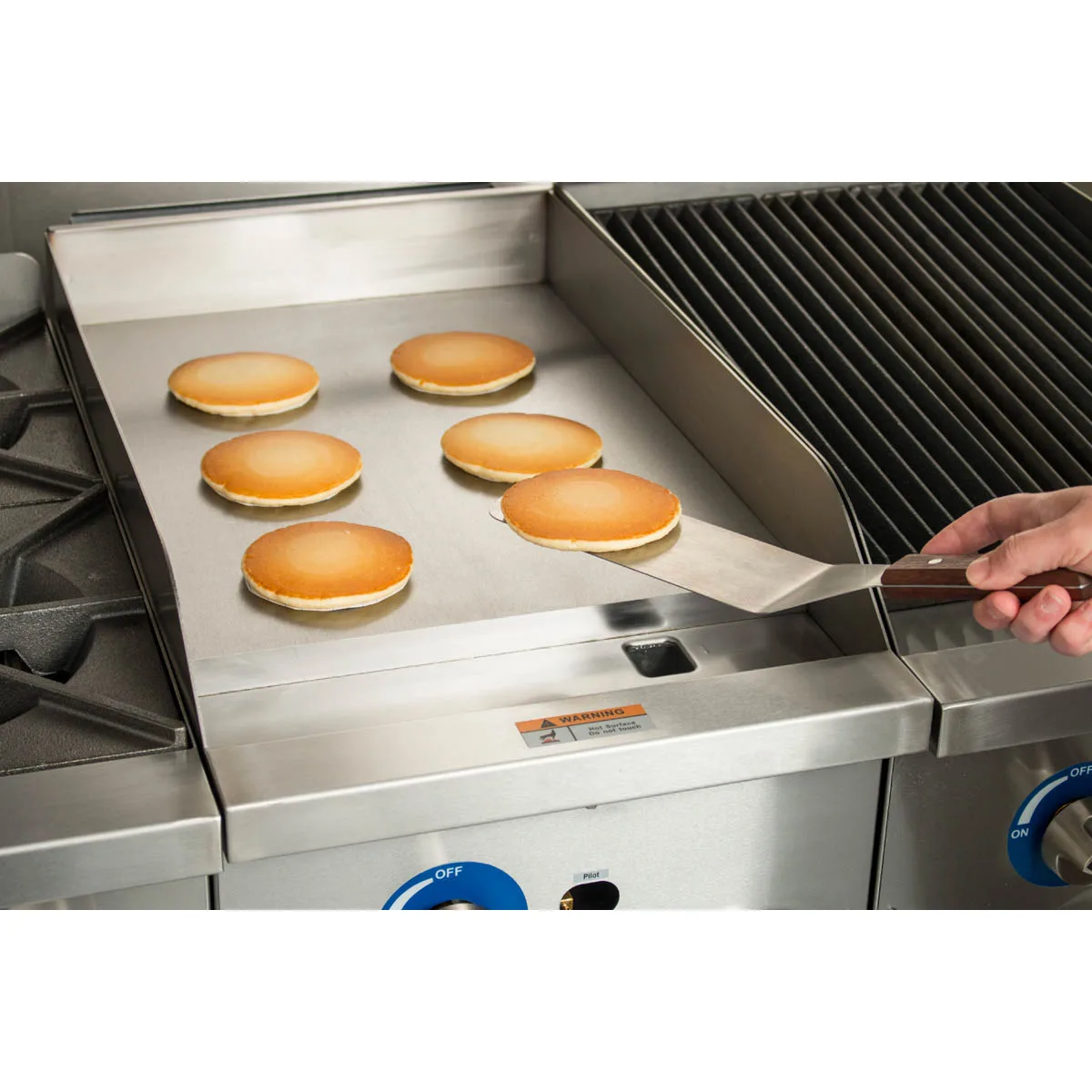 Globe GG15G 15" Countertop Gas Griddle, Manual Controls, 1" Steel Plate, 30.000 BTU
