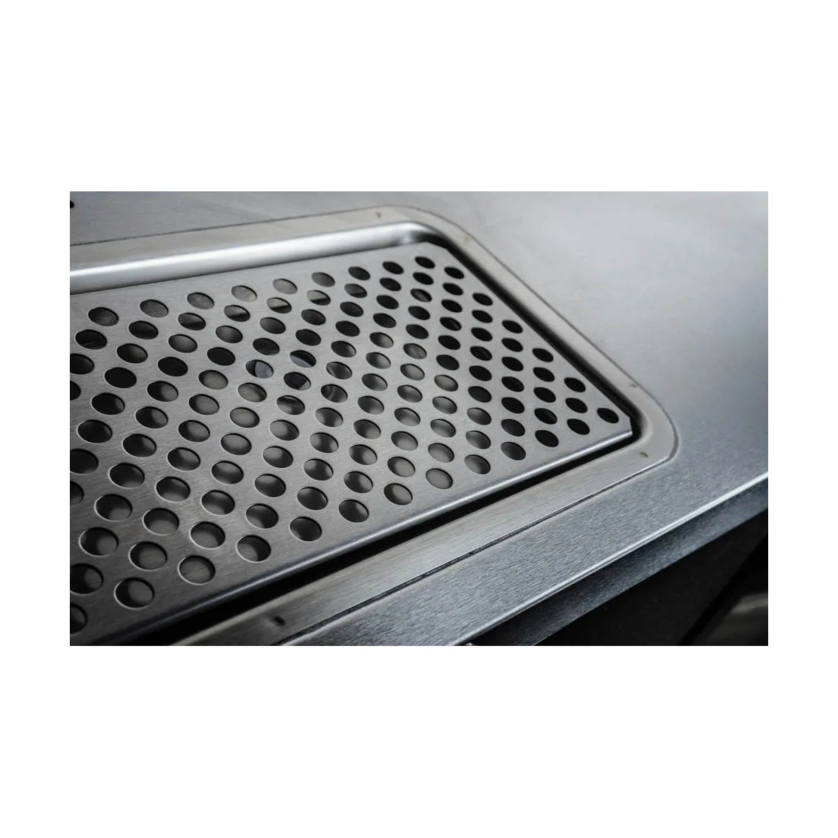 Beverage Air DD58HC-1-B 59" Draft Beer Cooler w/ 3 Kegs, 21.86 cu. ft., 1 Single & 1 Dual-Tap Towers