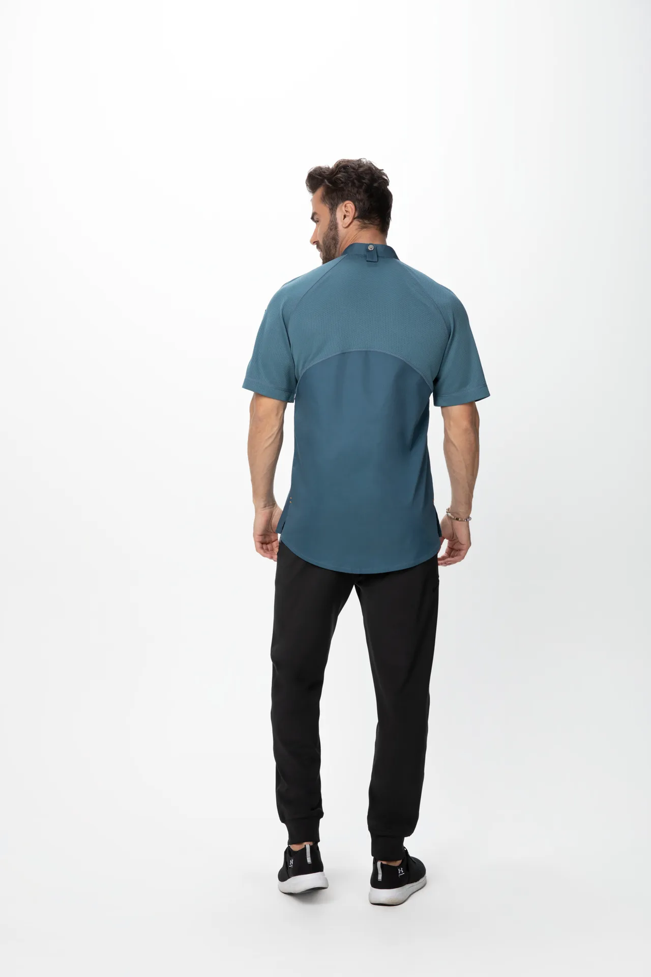 Chef Works CBZ03-TEA-S Varkala Chef Coat, Short Sleeve Raglan, Teal, 62/38 PolyCotton, Recycled Polyester Mesh, Offset Zip, Snap Collar, Side Slits, Left Pocket, Thermometer Pen Pocket, Apron Tab