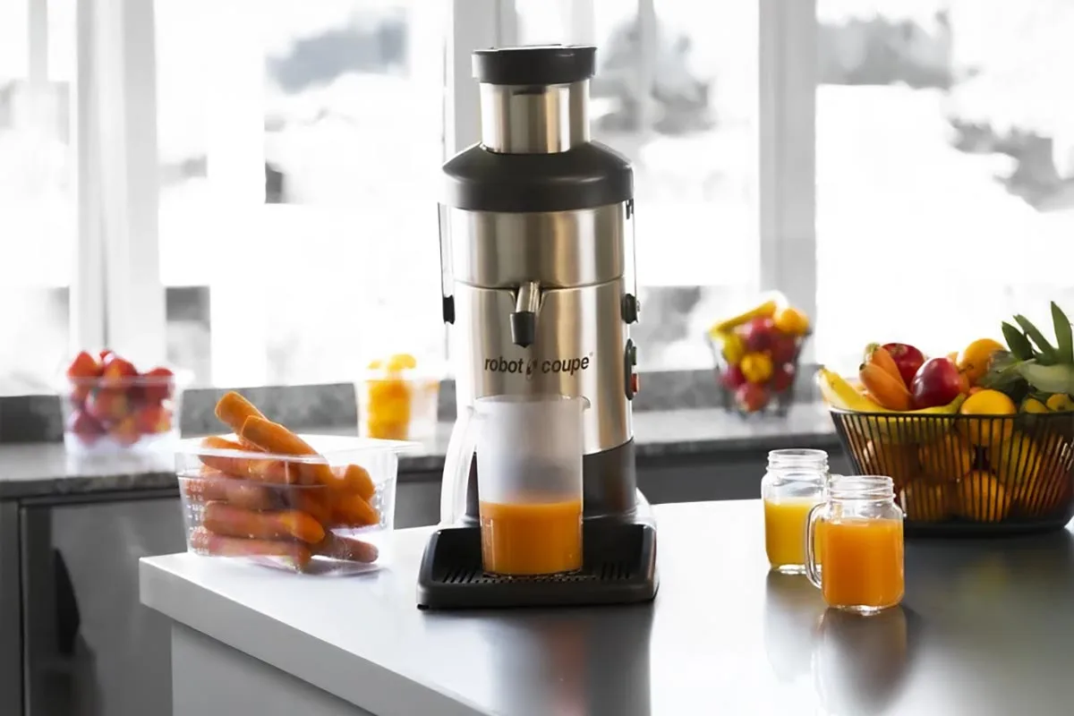 Robot Coupe J80BUFFET Tabletop Centrifugal Juicer with Continuous Pulp Ejection, Automatic Feed