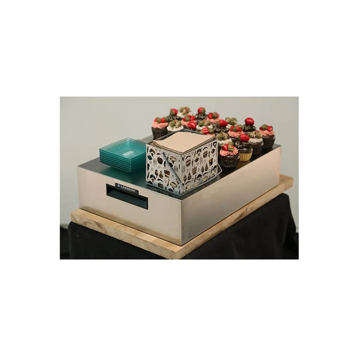Lakeside 555 Chef Cutting Board Riser, 24½" Long, Steel Silver, 20‑29×5‑8×10‑19" Lift Handle