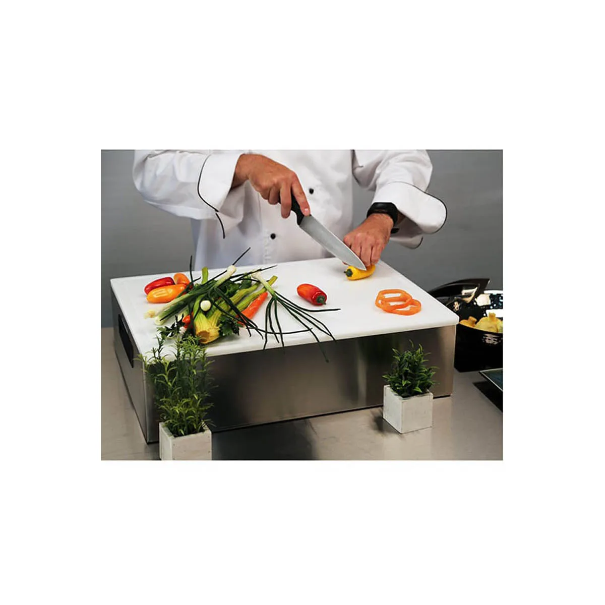 Lakeside 555 Chef Cutting Board Riser, 24½" Long, Steel Silver, 20‑29×5‑8×10‑19" Lift Handle