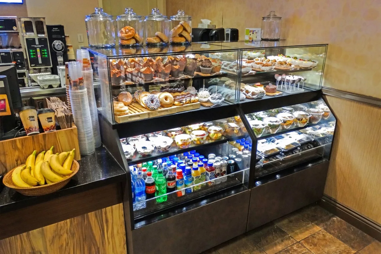 Structural Concepts NR3658RRSSV 36" Reveal Dual Service Dry / Refrigerated Bakery Case