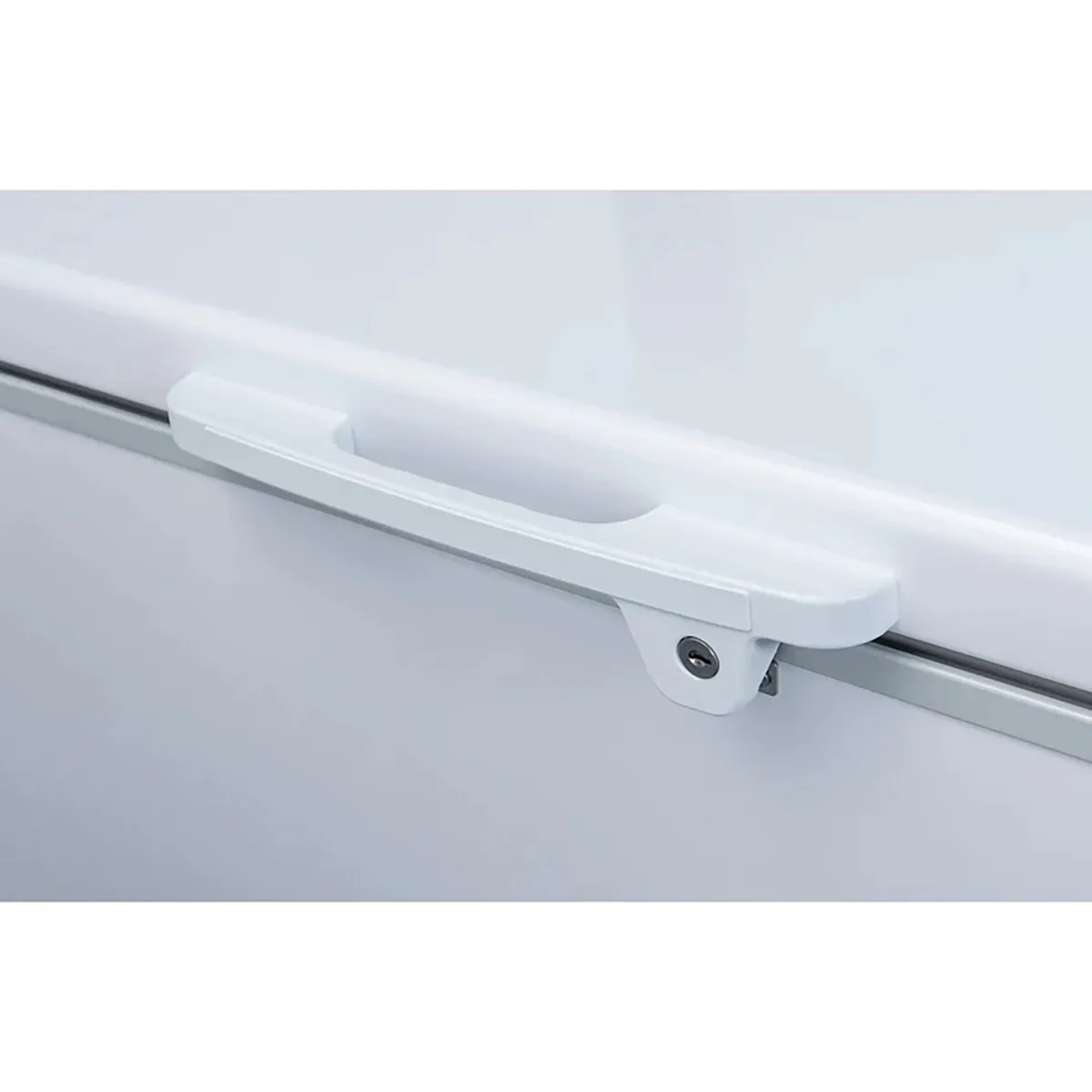 Dukers Appliance Co BD/BG-520 59" Solid Chest Freezer, 16.10 cu. ft.