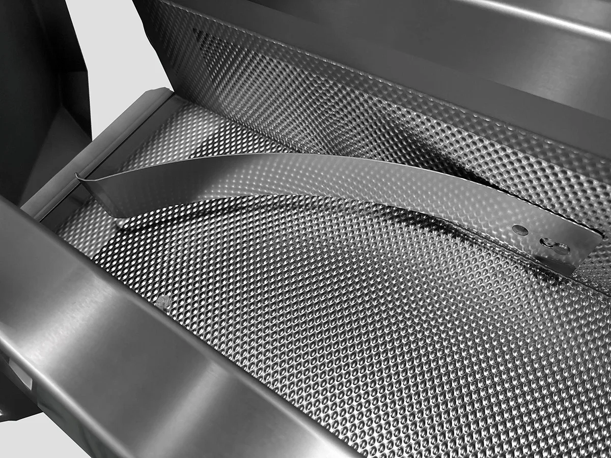 Bizerba KR2 16.5" Stainless Steel Meat Slicer, 220 Slices/min, Gear Drive, 208V 3‑Phase 18A, Washdown‑Ready