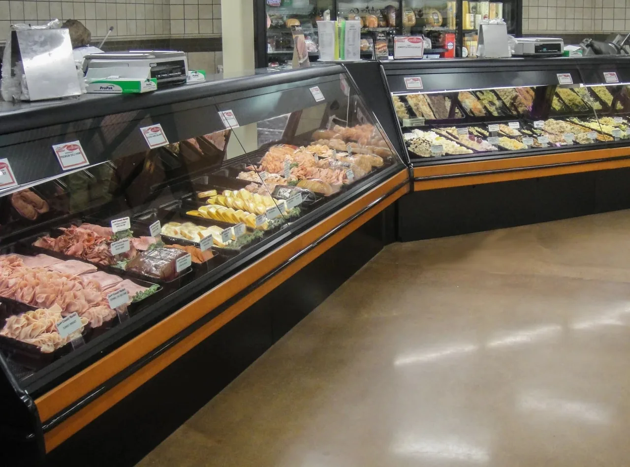 Structural Concepts GMG10 121" Single Duty Curved Refrigerated Meat Display Case, Remote