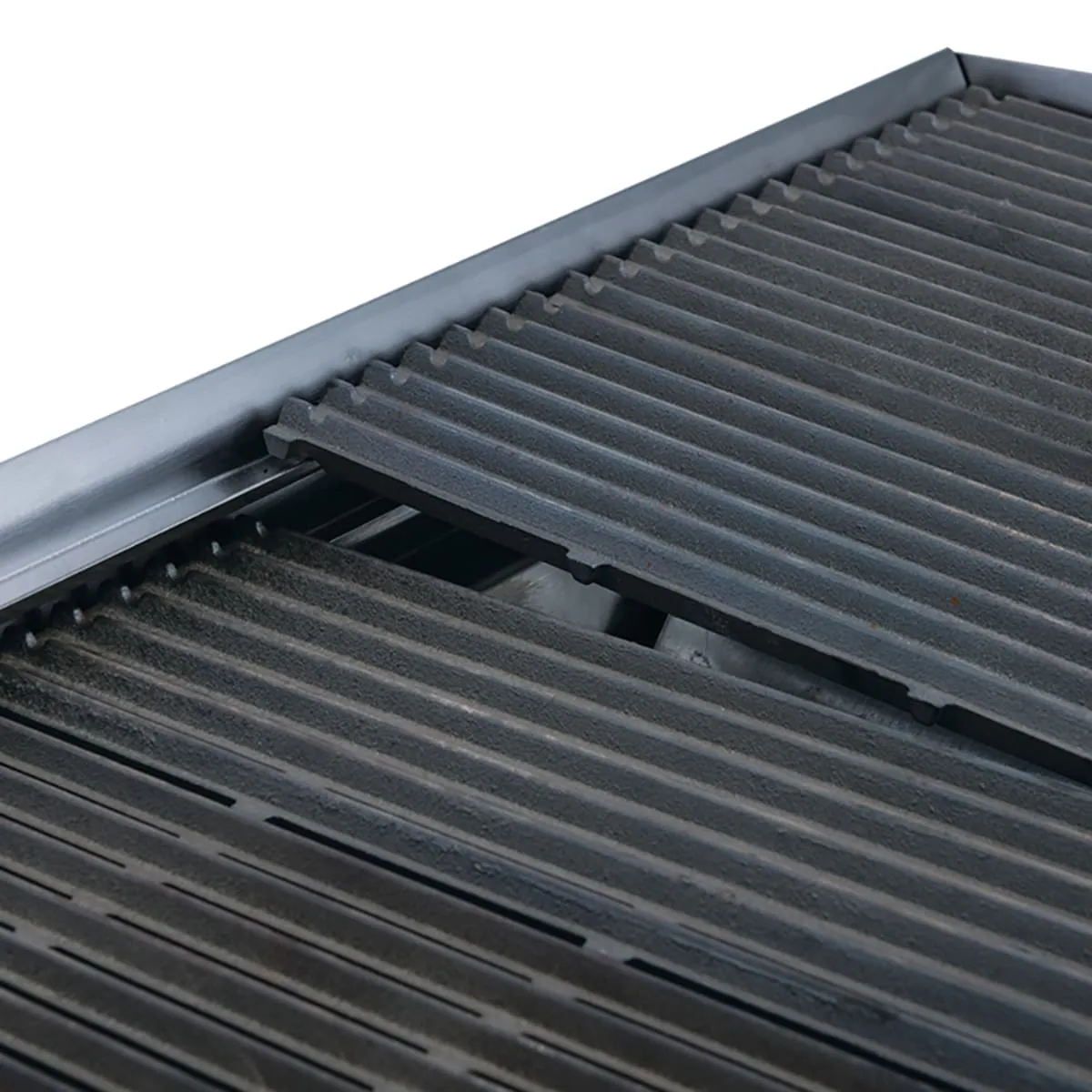 Dukers DCCB48 48" Gas Charbroiler w/ Cast Iron Grates - Convertible