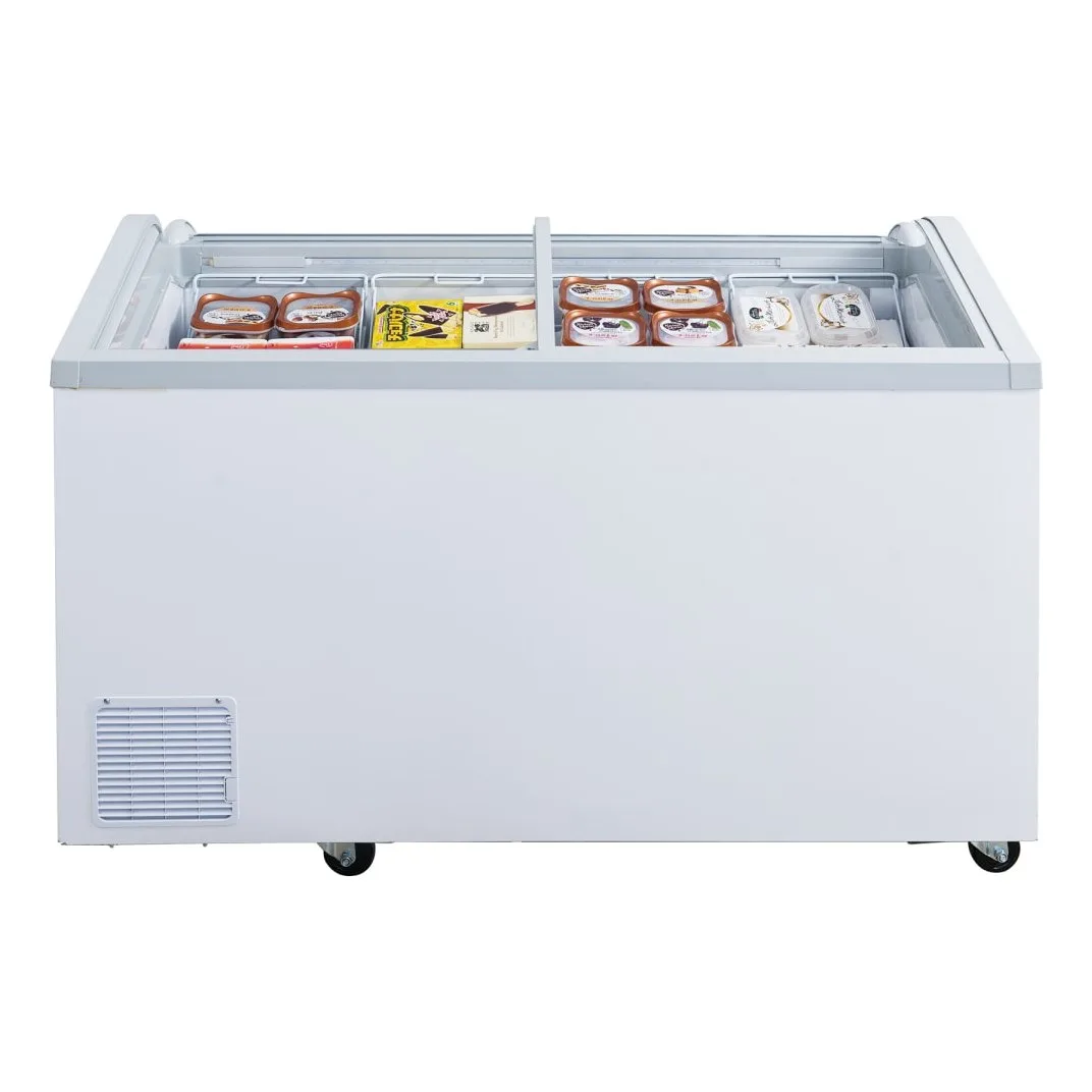 Dukers WD-500Y 56 5/8" Mobile Chest Freezer w/ (4) Baskets - White, 115v