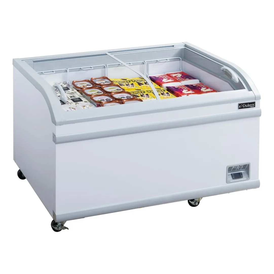Dukers WD-500Y 56 5/8" Mobile Chest Freezer w/ (4) Baskets - White, 115v